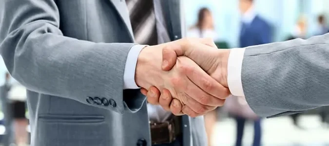 handshake-top-family-lawyer